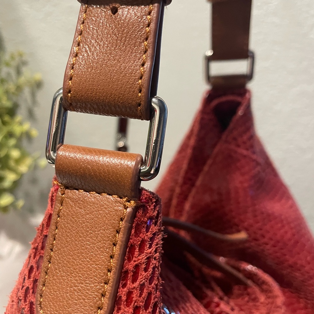 Sorial New York Red Snakeskin Shoulder Bag - Picture 3 of 15